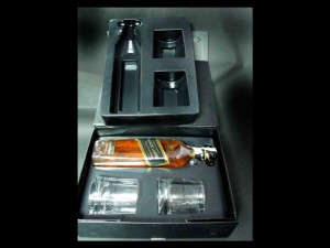blistere-set-cadou-sticla-cu-doua-pahare-whisky-354-3