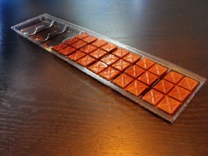 chesa-plastic-cu-8-alveole-pentru-ciocolata-605-3