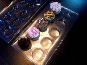Plastic cupcake tray