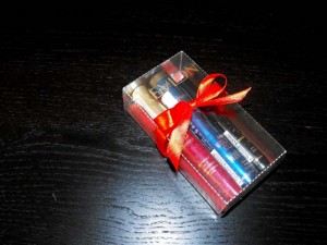 Plastic cosmetic box