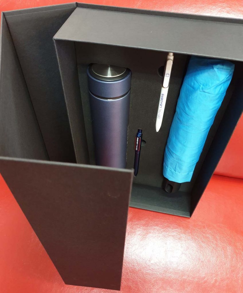 6232 Hartie pt cutie cu magnet 350x230x90 (12)