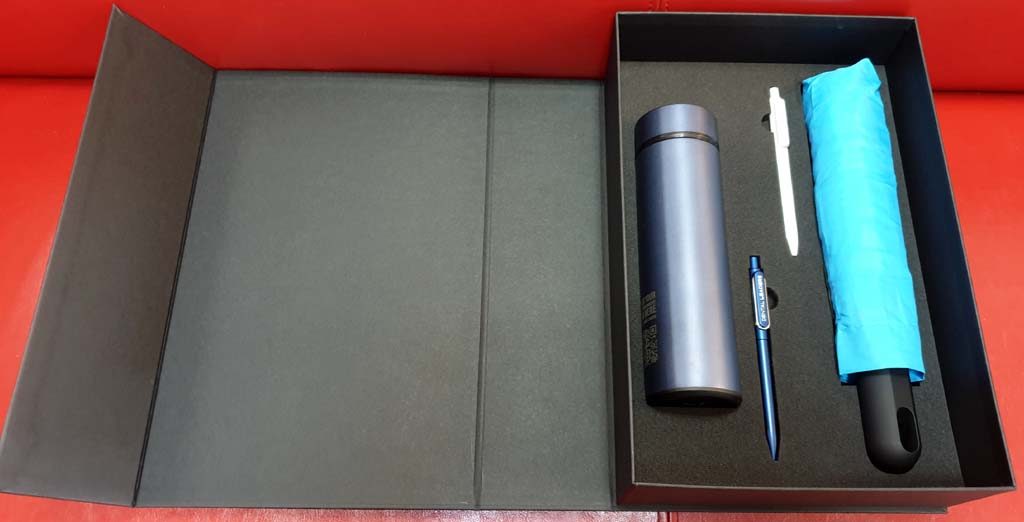 6232 Hartie pt cutie cu magnet 350x230x90 (3)